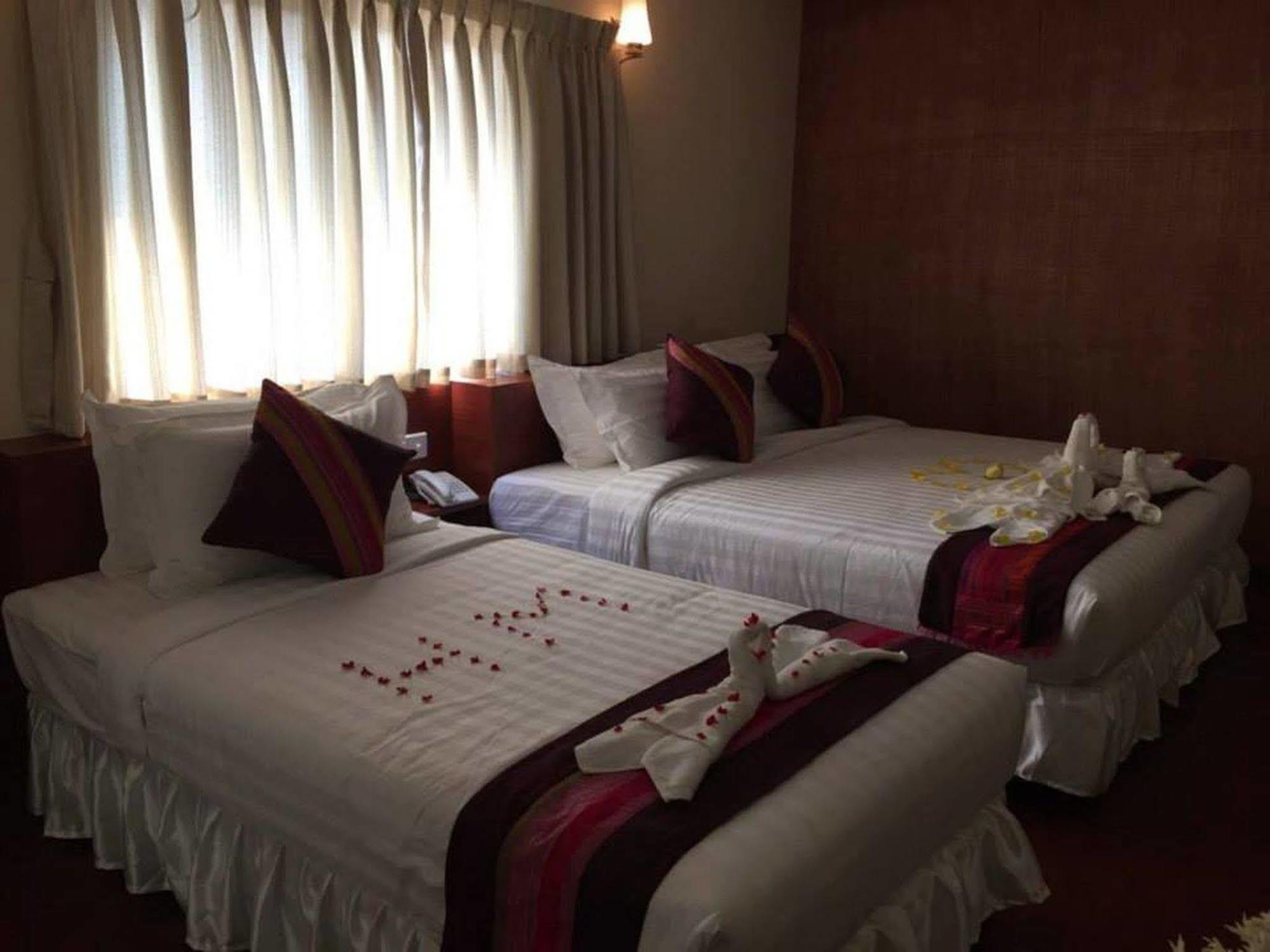 Hotel Memory Sittwe Exteriör bild